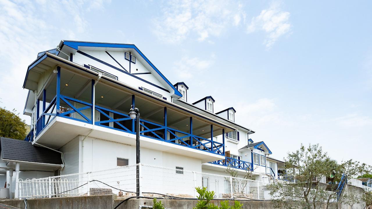 Petit Hotel Southern Most Shozu Екстериор снимка